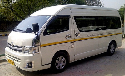 9 Seater Toyota Commuter Van Hire
